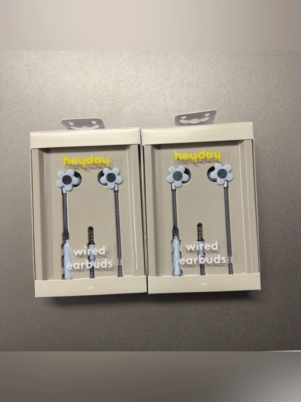 2pk Heyday Mic Remote In-Ear Earbuds Wired 3.5mm Jack On-Cable Mic Black/Blue